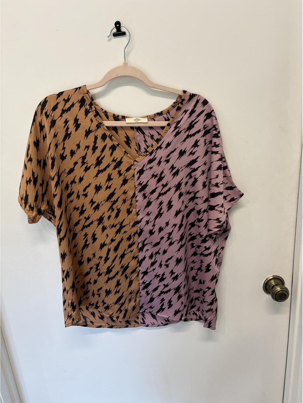 Entro Women's Small Abstract Print Short Sleeve Blouse